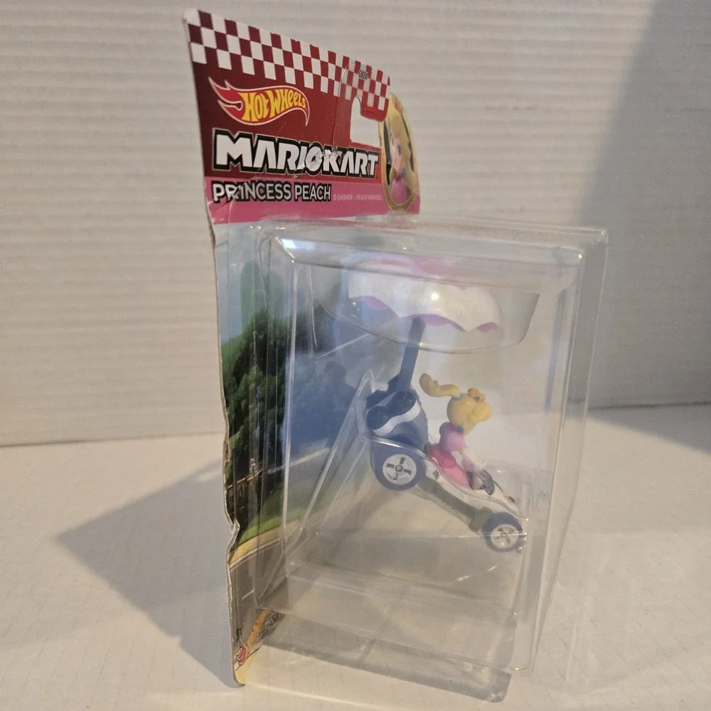 NEW! Hot Wheels Mario Kart PRINCESS PEACH B-Dasher with Peach‎ Parasol 2021